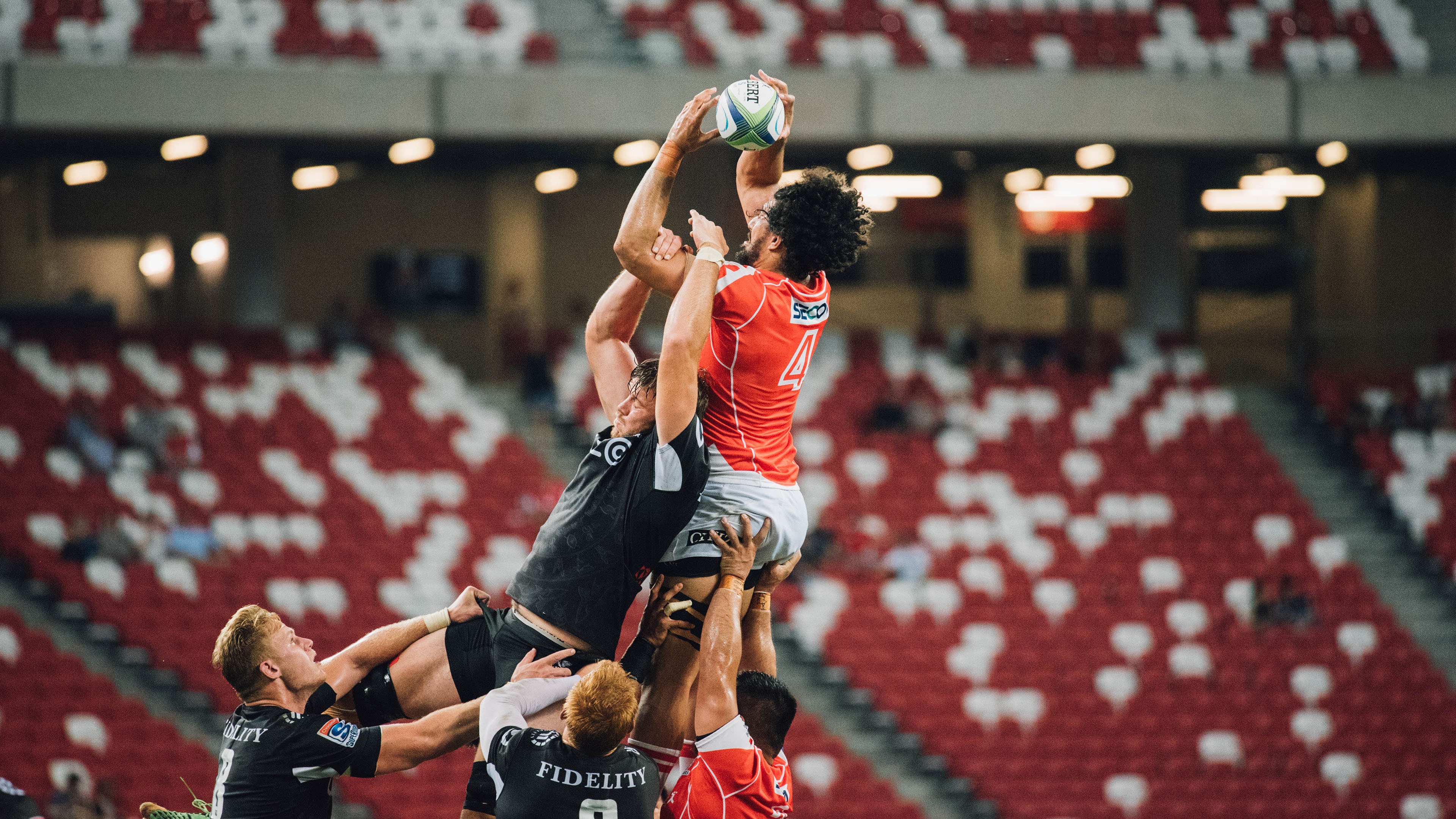 爱游戏网页版-火力全开！勇士团队篮球压制热火，拉文关键时刻展巨星本色