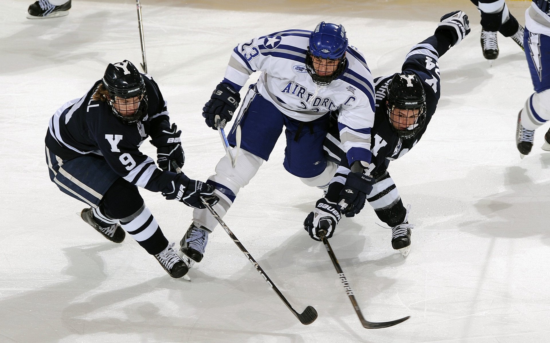 绝境双雄，灰熊压哨奇迹与米切尔的西决封神之战